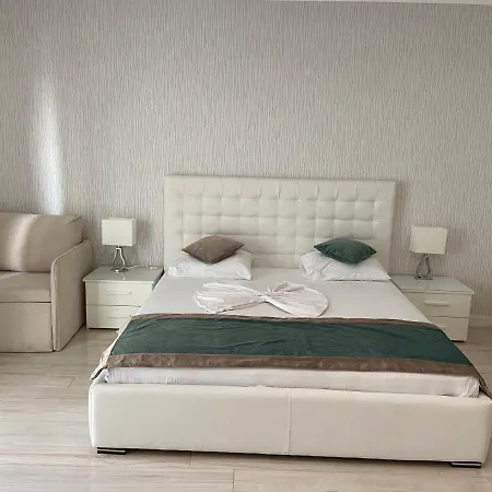 White Tower 202 Studio * Mamaia