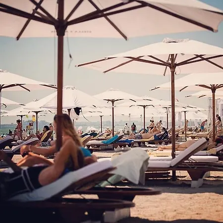 White Tower 202 Studio * Mamaia